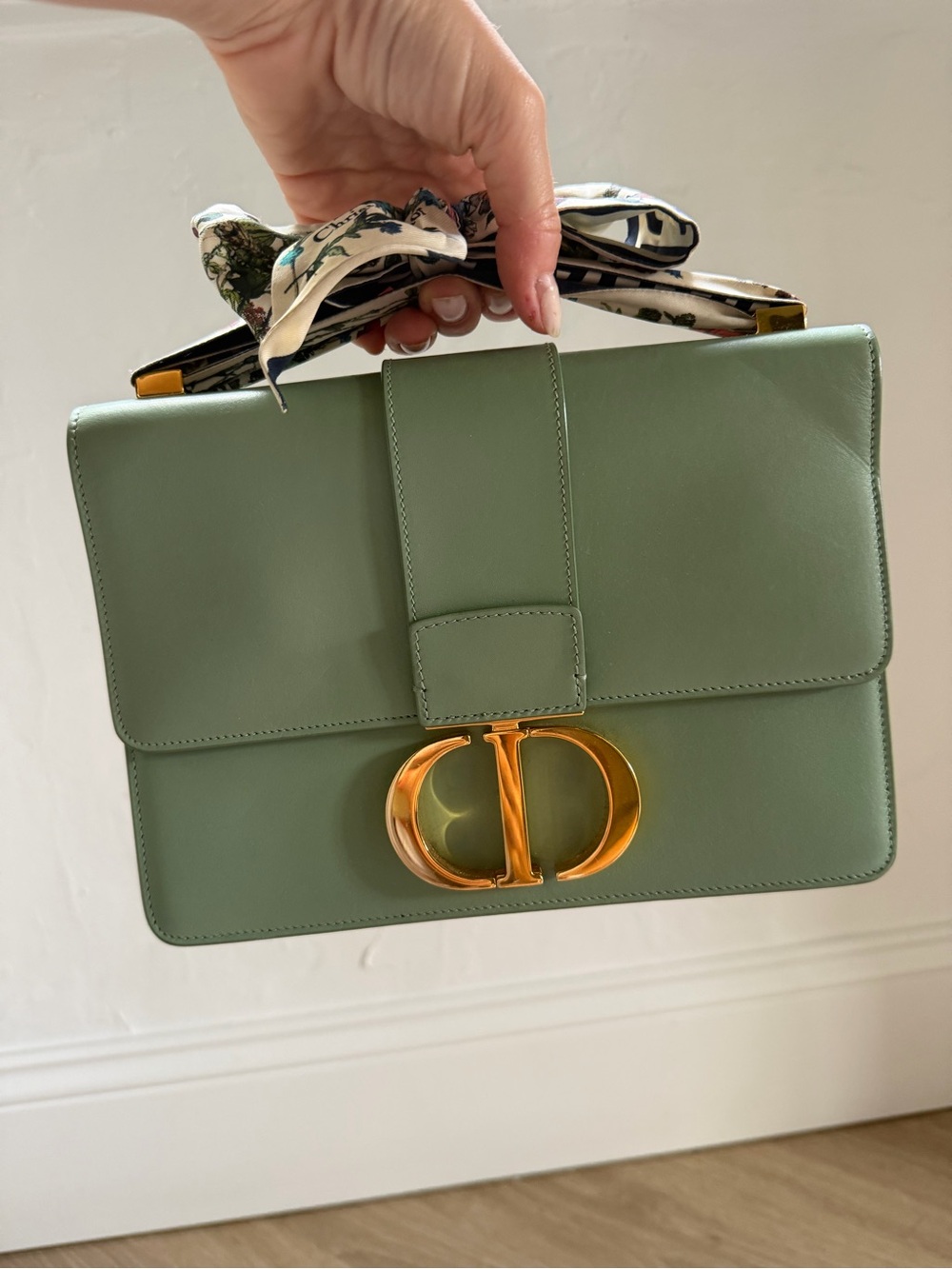 Christian Dior 30 Montaigne Bag in unique beautiful Green-  Excellent condition. - Picture 2 of 11